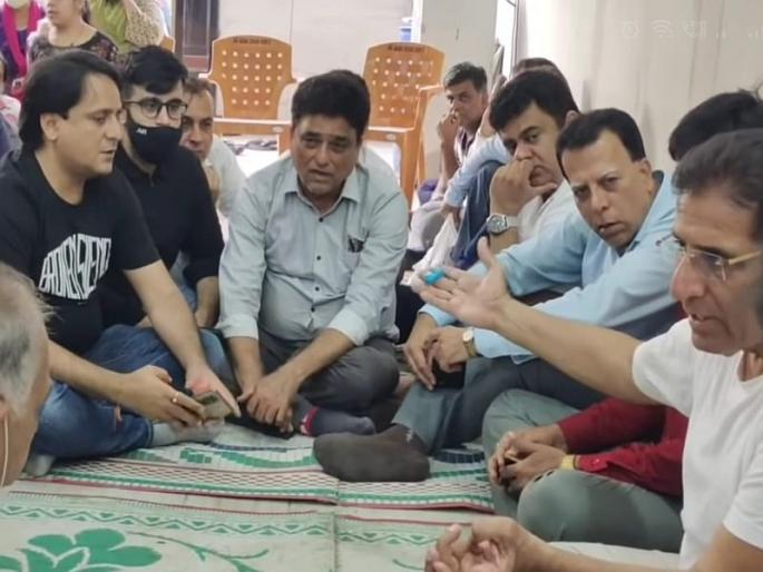 Will take initiative for the reconstruction of the crashed Paras building says Pappu Kalani | दुर्घटनाग्रस्त पारस इमारतीच्या पुनर्बांधणीसाठी पुढाकार घेणार; पप्पु कलानी धावले रहिवाश्यांच्या मदतीला Will take initiative for the reconstruction of the crashed Paras building says Pappu Kalani | दुर्घटनाग्रस्त पारस इमारतीच्या पुनर्बांधणीसाठी पुढाकार घेणार; पप्पु कलानी धावले रहिवाश्यांच्या मदतीला