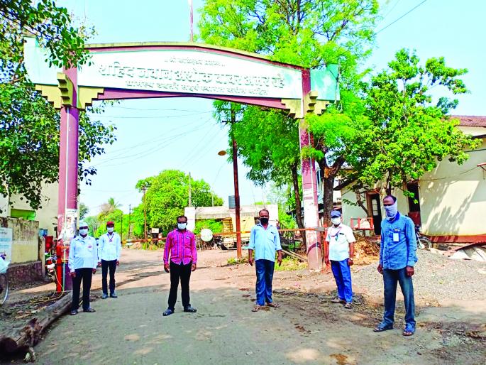 Excerpt of Coronation on Corona | पश्चिमेकडील गावांमध्ये जाण्यासाठी बहुतांश मार्ग बंद; कोरोनावर गावबंदीचा उतारा Excerpt of Coronation on Corona | पश्चिमेकडील गावांमध्ये जाण्यासाठी बहुतांश मार्ग बंद; कोरोनावर गावबंदीचा उतारा