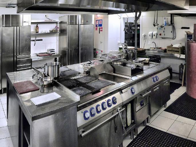 Mumbai Municipal Corporation: 5.40 lakh students in food crisis due to gas supply disruption | मुंबई महानगरपालिका: गॅस पुरवठा खंडित झाल्याने ५.४० लाख विद्यार्थ्यांचे भोजन संकटात Mumbai Municipal Corporation: 5.40 lakh students in food crisis due to gas supply disruption | मुंबई महानगरपालिका: गॅस पुरवठा खंडित झाल्याने ५.४० लाख विद्यार्थ्यांचे भोजन संकटात