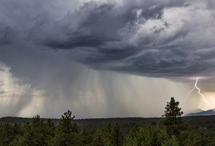 The clouds were thick but not raining | ढग दाटले पण बरसलेच नाही The clouds were thick but not raining | ढग दाटले पण बरसलेच नाही