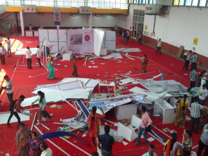 Cheating by the decoy of PM housing scheme; commotion of applicants in 'Autocluster' in Pimpri chinchwad | पंतप्रधान आवास योजनेच्या आमिषाने फसवणूक; पिंपरीत ‘आॅटोक्लस्टर’मध्ये 'राडा' Cheating by the decoy of PM housing scheme; commotion of applicants in 'Autocluster' in Pimpri chinchwad | पंतप्रधान आवास योजनेच्या आमिषाने फसवणूक; पिंपरीत ‘आॅटोक्लस्टर’मध्ये 'राडा'