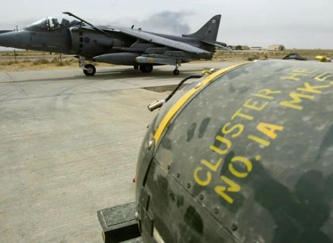 Pakistan accusations of cluster bomb blast is false; answer from indian army | क्लस्टर बॉम्ब वर्षावाचे पाकिस्तानचे आरोप खोटे; जवानांकडून सडेतोड उत्तर Pakistan accusations of cluster bomb blast is false; answer from indian army | क्लस्टर बॉम्ब वर्षावाचे पाकिस्तानचे आरोप खोटे; जवानांकडून सडेतोड उत्तर