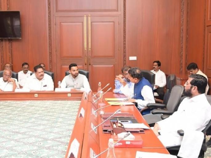 Dredge the rivers Krishna, Panchganga, lift the sand; Chief Minister's order | कृष्णा, पंचगंगा नद्यांची खुदाई, वाळू उपसा करा; मुख्यमंत्र्यांचे आदेश Dredge the rivers Krishna, Panchganga, lift the sand; Chief Minister's order | कृष्णा, पंचगंगा नद्यांची खुदाई, वाळू उपसा करा; मुख्यमंत्र्यांचे आदेश