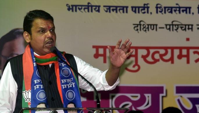 Maharashtra Assembly Election 2019 : Will provide house to every poor in the state till 2021: CM | Maharashtra Assembly Election 2019 : २०२१ पर्यंत राज्यातील प्रत्येक गरिबाला घर देणार : मुख्यमंत्री Maharashtra Assembly Election 2019 : Will provide house to every poor in the state till 2021: CM | Maharashtra Assembly Election 2019 : २०२१ पर्यंत राज्यातील प्रत्येक गरिबाला घर देणार : मुख्यमंत्री