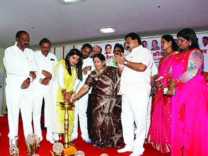 The city's name raises the state; Manda Mhatre appealed to the players | शहराचे नाव राज्यात उंचवा; मंदा म्हात्रे यांचे खेळाडूंना आवाहन