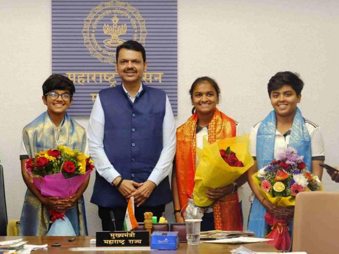 CM Devendra Fadnavis felicitates Maharashtra Girls in Indian team who won Womens U19 T20 World Cup 2025 | 'वर्ल्ड चॅम्पियन' लेकींचा मुख्यमंत्र्यांनी केला सत्कार, महिला U19 T20 विश्वचषकात मारली बाजी