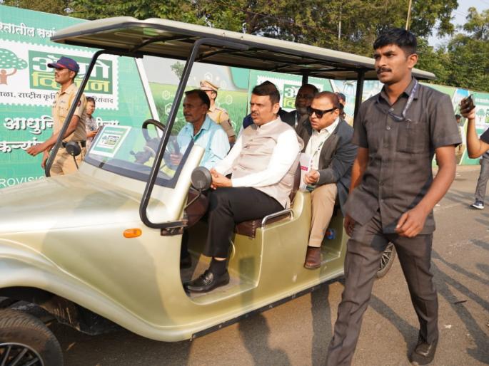cm devendra fadnavis visits agrovision agricultural exhibition | मुख्यमंत्री फडणवीस यांची ॲग्रोव्हिजन कृषी प्रदर्शनीला भेट