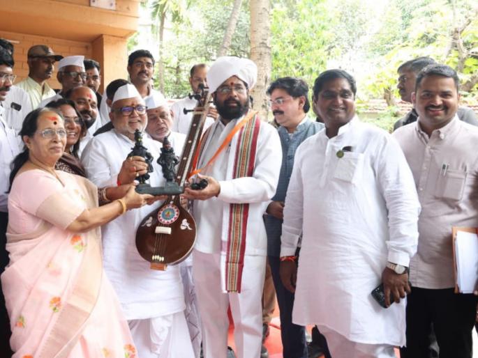 cm eknath shinde will perform maha puja on ashadhi ekadashi invitation given for official worship | मुख्यमंत्री एकनाथ शिंदे करणार आषाढी एकादशीची महापूजा; शासकीय पूजेसाठी दिले निमंत्रण cm eknath shinde will perform maha puja on ashadhi ekadashi invitation given for official worship | मुख्यमंत्री एकनाथ शिंदे करणार आषाढी एकादशीची महापूजा; शासकीय पूजेसाठी दिले निमंत्रण