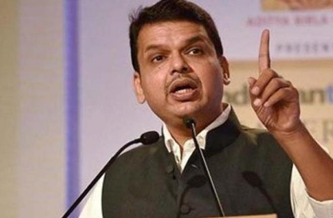 'Congress's manifesto is a loan repayment by selling a chicken' | 'काँग्रेसचे घोषणापत्र म्हणजे कोंबड्या विकून कर्ज फेडण्याचा धंदा' 'Congress's manifesto is a loan repayment by selling a chicken' | 'काँग्रेसचे घोषणापत्र म्हणजे कोंबड्या विकून कर्ज फेडण्याचा धंदा'