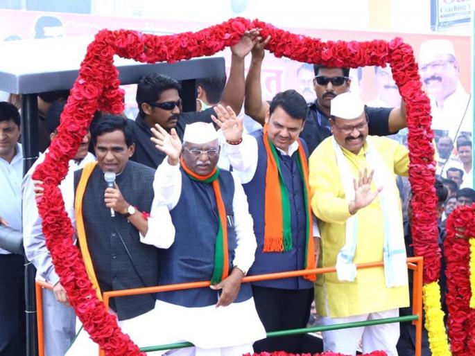 Mahajanadesh yatra sillod More discussion of MLA Abdul Sattar | सिल्लोडमध्ये महाजनादेश यात्रेत फडणवीसांपेक्षा आमदार सत्तारांची अधिक चर्चा Mahajanadesh yatra sillod More discussion of MLA Abdul Sattar | सिल्लोडमध्ये महाजनादेश यात्रेत फडणवीसांपेक्षा आमदार सत्तारांची अधिक चर्चा
