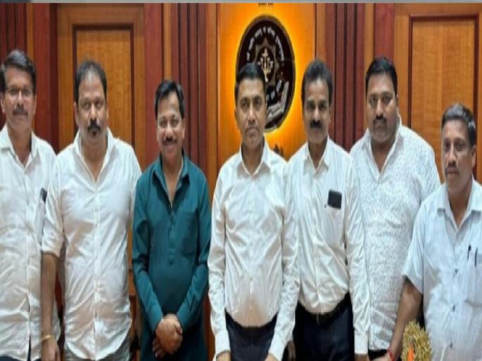 Give priority to Sindhudurga youth in Mopa airport recruitment, Rajan Teli demand to Goa Chief Minister | मोपा विमानतळावरील भरतीत सिंधुदुर्गातील युवकांना प्राधान्य द्या, गोव्याच्या मुख्यमंत्र्यांकडे राजन तेलींची मागणी  Give priority to Sindhudurga youth in Mopa airport recruitment, Rajan Teli demand to Goa Chief Minister | मोपा विमानतळावरील भरतीत सिंधुदुर्गातील युवकांना प्राधान्य द्या, गोव्याच्या मुख्यमंत्र्यांकडे राजन तेलींची मागणी