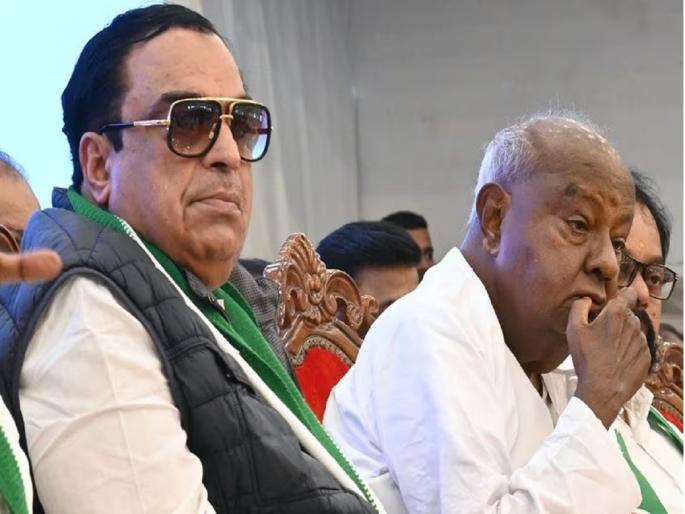 bjp jds alliance cm ibrahim slams hinting at split in janata dal secular and slams hd devegowda | एचडी देवेगौडांच्या पक्षात फूट? भाजपसोबतच्या युतीबाबत सीएम इब्राहिम यांचं मोठं विधान bjp jds alliance cm ibrahim slams hinting at split in janata dal secular and slams hd devegowda | एचडी देवेगौडांच्या पक्षात फूट? भाजपसोबतच्या युतीबाबत सीएम इब्राहिम यांचं मोठं विधान