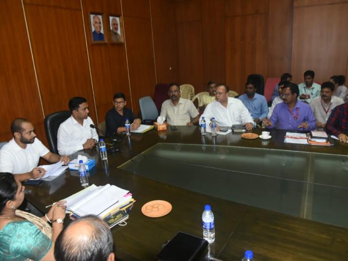 Use 93 crores fund for mining affected, Chief Minister's suggestion to submit action plan | खाणग्रस्तांसाठी 93 कोटींचा निधी वापरा, कृती योजना सादर करण्याची मुख्यमंत्र्यांची सूचना Use 93 crores fund for mining affected, Chief Minister's suggestion to submit action plan | खाणग्रस्तांसाठी 93 कोटींचा निधी वापरा, कृती योजना सादर करण्याची मुख्यमंत्र्यांची सूचना