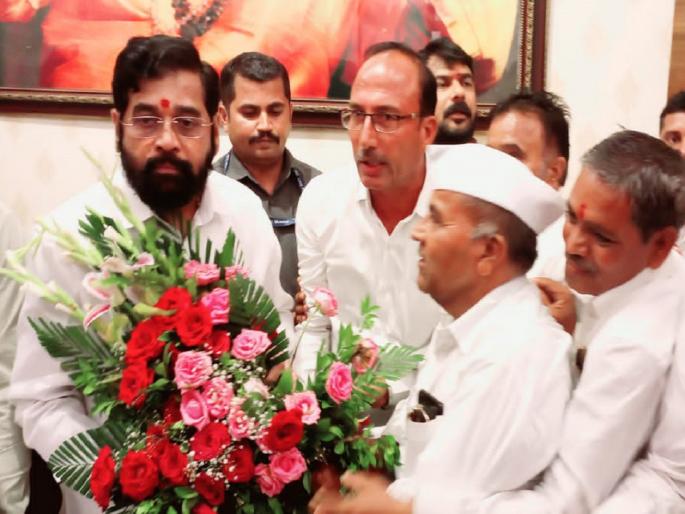 "give justice to onion farmers", Rayat Kranti Sangathan visited the Chief Minister Eknath Shinde! | "कांदा उत्पादकांना न्याय द्या", रयत क्रांती संघटनेने घेतली मुख्यमंत्र्यांची भेट! "give justice to onion farmers", Rayat Kranti Sangathan visited the Chief Minister Eknath Shinde! | "कांदा उत्पादकांना न्याय द्या", रयत क्रांती संघटनेने घेतली मुख्यमंत्र्यांची भेट!