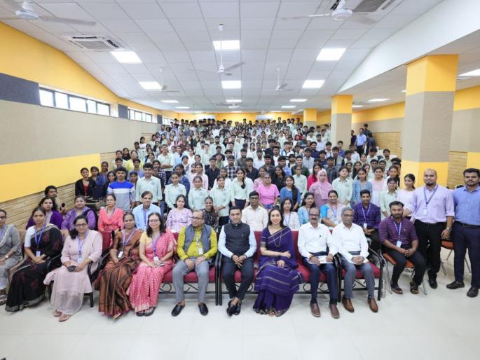 special transport arrangements for women working in night shifts said cm pramod sawant | रात्रपाळीमध्ये काम करणाऱ्या महिलांसाठी खास वाहतूक व्यवस्था: मुख्यमंत्री प्रमोद सावंत special transport arrangements for women working in night shifts said cm pramod sawant | रात्रपाळीमध्ये काम करणाऱ्या महिलांसाठी खास वाहतूक व्यवस्था: मुख्यमंत्री प्रमोद सावंत