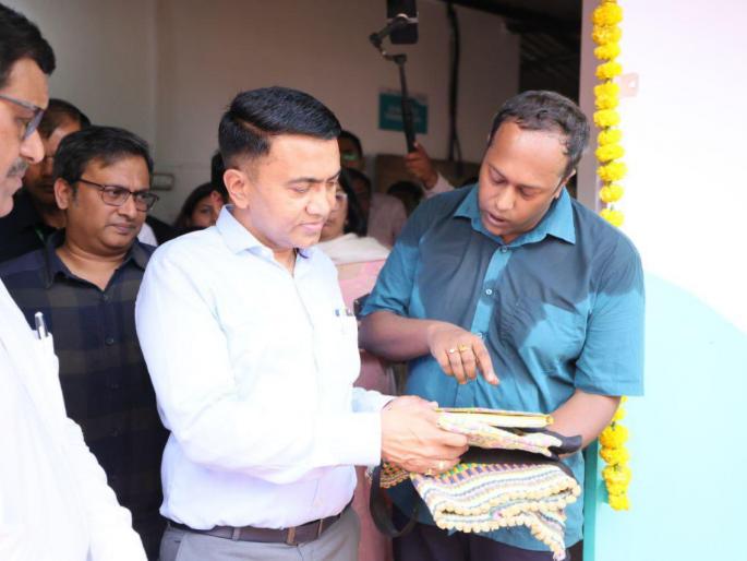 otherwise cut off water and electricity to hotels factories said cm pramod sawant | हॉटेल्स, कारखान्यांचे पाणी, वीज तोडू; मुख्यमंत्री कडाडले otherwise cut off water and electricity to hotels factories said cm pramod sawant | हॉटेल्स, कारखान्यांचे पाणी, वीज तोडू; मुख्यमंत्री कडाडले
