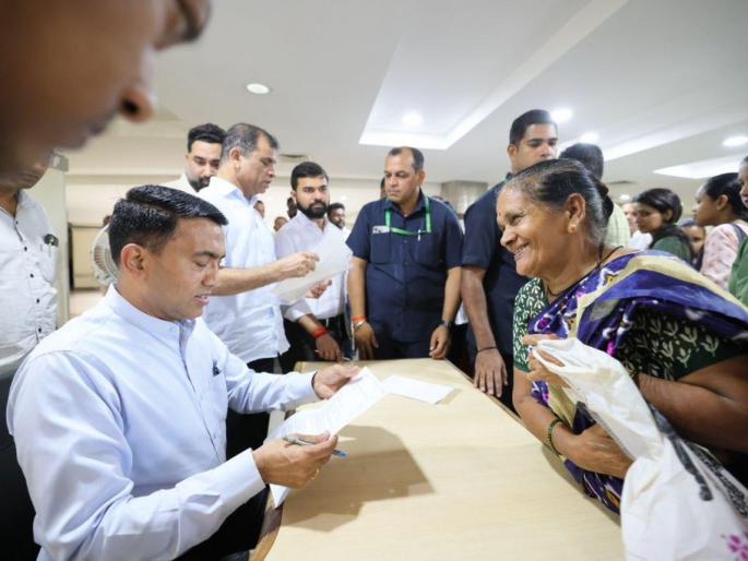 cm pramod sawant listened to the complaints of 500 people | मुख्यमंत्र्यांनी ऐकली ५०० लोकांची गाऱ्हाणी cm pramod sawant listened to the complaints of 500 people | मुख्यमंत्र्यांनी ऐकली ५०० लोकांची गाऱ्हाणी