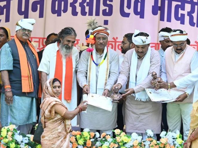 cm vishnu dev say participates in karsad mandari festivals and will be donate 25 lakhs for gondwana samaj bhavan | करसाड, मांदरी महोत्सवात CM विष्णुदेव साय सहभागी; गोंडवाना समाज भवनासाठी २५ लाख देणार cm vishnu dev say participates in karsad mandari festivals and will be donate 25 lakhs for gondwana samaj bhavan | करसाड, मांदरी महोत्सवात CM विष्णुदेव साय सहभागी; गोंडवाना समाज भवनासाठी २५ लाख देणार