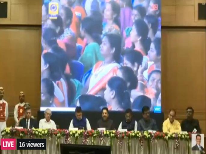 Launch of Jan Arogya Yojana at the hands of Chief Minister, 83 lac beneficiaries will get benefit | मुख्यमंत्र्यांच्या हस्ते 'आयुष्यमान भारत' योजनेचा शुभारंभ, 83 लाख कुटुंबांना मिळणार लाभ Launch of Jan Arogya Yojana at the hands of Chief Minister, 83 lac beneficiaries will get benefit | मुख्यमंत्र्यांच्या हस्ते 'आयुष्यमान भारत' योजनेचा शुभारंभ, 83 लाख कुटुंबांना मिळणार लाभ