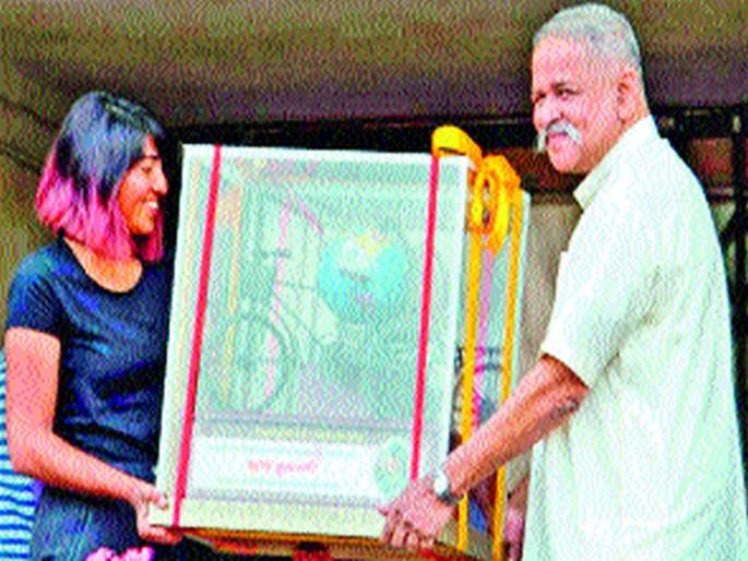 Felicitation of the Vedanga of the world-famou | जगभ्रमंती करणाऱ्या वेदांगीचा सत्कार