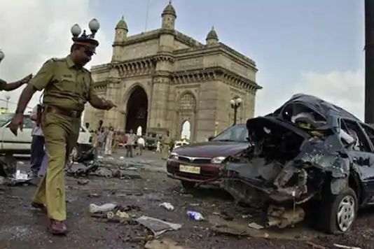 Mumbai blasts accused died in corona | मुंबई बॉम्बस्फोटातील आरोपीचा कोरोनाने मृत्यू Mumbai blasts accused died in corona | मुंबई बॉम्बस्फोटातील आरोपीचा कोरोनाने मृत्यू