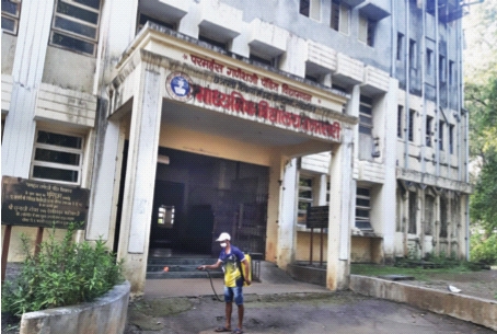 The first day of secondary hygiene | माध्यमिकचा पहिला दिवस स्वच्छतेचा The first day of secondary hygiene | माध्यमिकचा पहिला दिवस स्वच्छतेचा