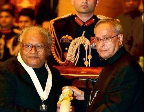 beware about electric vehicles!; Critical warning of Bharat Ratna award-winning scientist | इलेक्ट्रीक वाहनांकडे वळताय, सावध व्हा!; भारतरत्न पुरस्कार विजेत्या वैज्ञानिकाचा गंभीर इशारा beware about electric vehicles!; Critical warning of Bharat Ratna award-winning scientist | इलेक्ट्रीक वाहनांकडे वळताय, सावध व्हा!; भारतरत्न पुरस्कार विजेत्या वैज्ञानिकाचा गंभीर इशारा