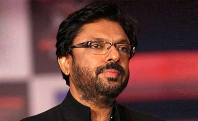 Sanjay Leela Bhansali launched the second big budget movie | संजय लीला भन्साळी यांनी सुरू केले दुसऱ्या बिग बजेट चित्रपटाचे काम Sanjay Leela Bhansali launched the second big budget movie | संजय लीला भन्साळी यांनी सुरू केले दुसऱ्या बिग बजेट चित्रपटाचे काम