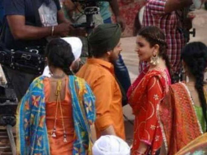 Shah Rukh Khan - Photo of Anushka Sharma's leaked photo! | ​ शाहरूख खान- अनुष्का शर्माच्या सिनेमाचा फोटो लीक!