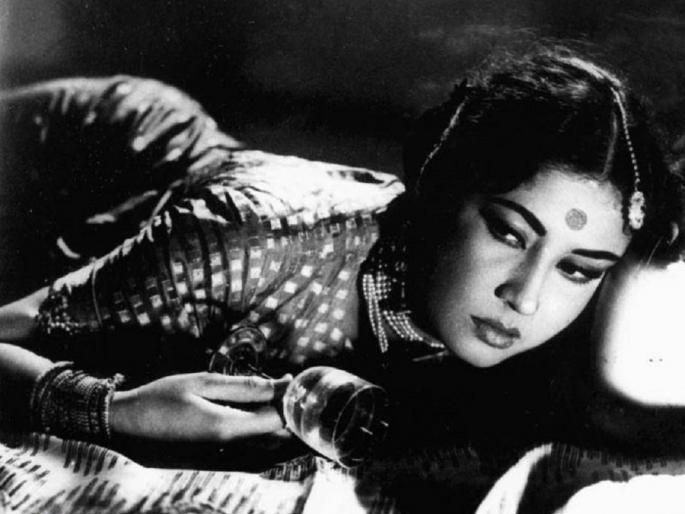 Birthday special: 'Humiliated' Meena Kumari creatures !! | Birthday special : ‘त्या’ अपमानाने घेतला मीना कुमारीचा जीव !! Birthday special: 'Humiliated' Meena Kumari creatures !! | Birthday special : ‘त्या’ अपमानाने घेतला मीना कुमारीचा जीव !!