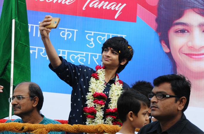 Happy New Year! | तनयवर शुभेच्छांचा वर्षाव !