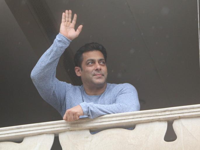 Thanks to the celebrated fans ... | सल्लूमियाँने मानले चाहत्यांचे आभार...