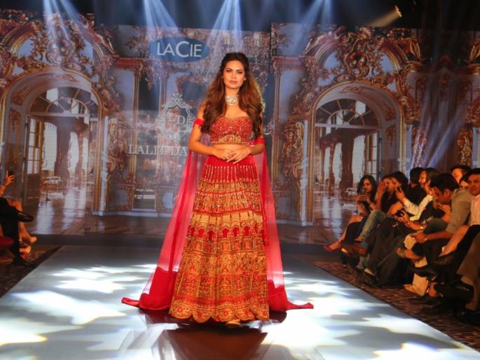 Photos: Have you seen this traditional prediction of Isha Gupta? She'll be on her face ...! | Photos : इशा गुप्ताचा हा ट्रेडिशनल अंदाज तुम्ही पाहिलाय का? तिच्या अदांवर व्हाल फिदा...!