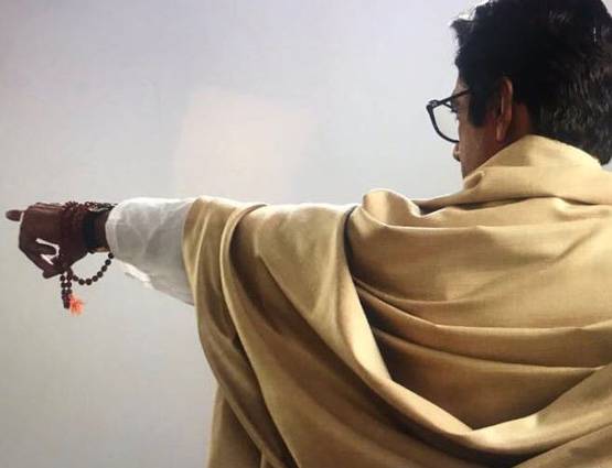 Nawazuddin Siddiqui holds the look of Balasaheb's look, photo! | नवाजुद्दीन सिद्दीकीने हुबेहुब धारण केला बाळासाहेबांचा लूक, पाहा फोटो! Nawazuddin Siddiqui holds the look of Balasaheb's look, photo! | नवाजुद्दीन सिद्दीकीने हुबेहुब धारण केला बाळासाहेबांचा लूक, पाहा फोटो!