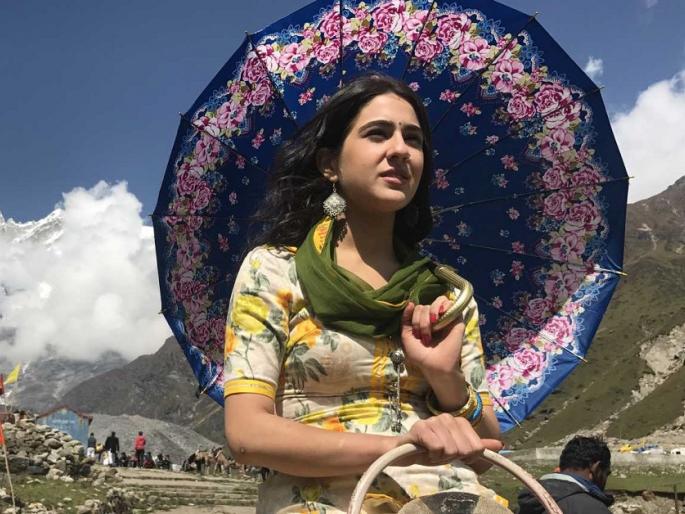 'Kedarnath' team smiles! Sara Ali Khan's concern in the whole !! | ‘केदारनाथ’च्या टीममध्ये धुसफूस! सारा अली खानच्या चिंतेत भर!! 'Kedarnath' team smiles! Sara Ali Khan's concern in the whole !! | ‘केदारनाथ’च्या टीममध्ये धुसफूस! सारा अली खानच्या चिंतेत भर!!