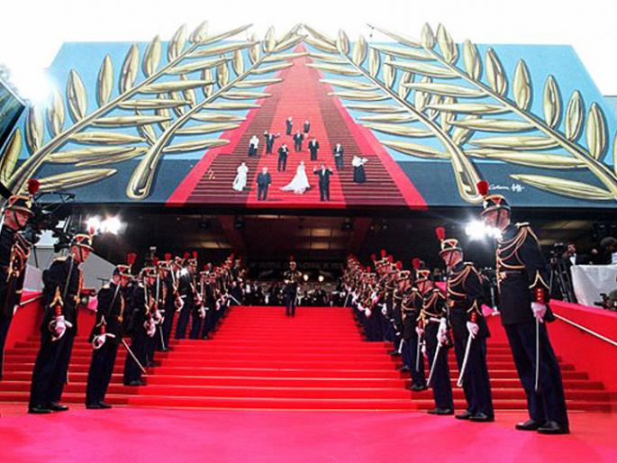 Due to terrorists attack Cannes Film Festival again increased! | दहशतवादी हल्ल्याच्या भीतीने कान्स फिल्मोत्सवाच्या सुरक्षेत केली पुन्हा वाढ! Due to terrorists attack Cannes Film Festival again increased! | दहशतवादी हल्ल्याच्या भीतीने कान्स फिल्मोत्सवाच्या सुरक्षेत केली पुन्हा वाढ!