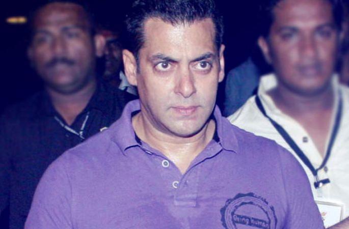 Dabangg Salman Khan again got angry; Did not say 'do not fly much'! | दबंग सलमान खानला पुन्हा आला राग; म्हटले ‘जास्त उडू नको’! Dabangg Salman Khan again got angry; Did not say 'do not fly much'! | दबंग सलमान खानला पुन्हा आला राग; म्हटले ‘जास्त उडू नको’!