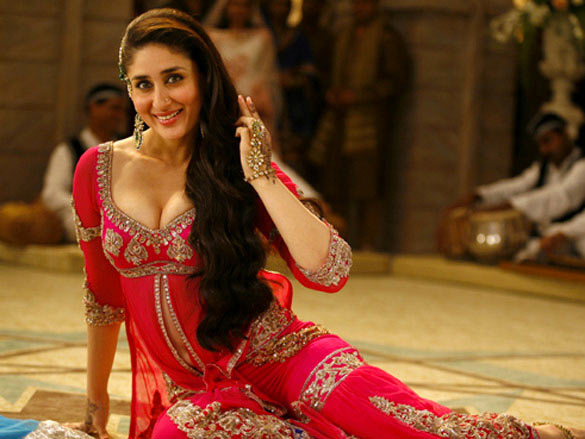 Kareena Kapoor to debut TV debut after pregnancy? | प्रेग्नेंसीनंतर करिना कपूर करणार टीव्ही डेब्यू? Kareena Kapoor to debut TV debut after pregnancy? | प्रेग्नेंसीनंतर करिना कपूर करणार टीव्ही डेब्यू?