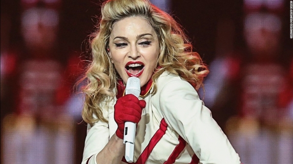 Pop star Madagon's entry | पॉप स्टार मेडोनाची एंट्री