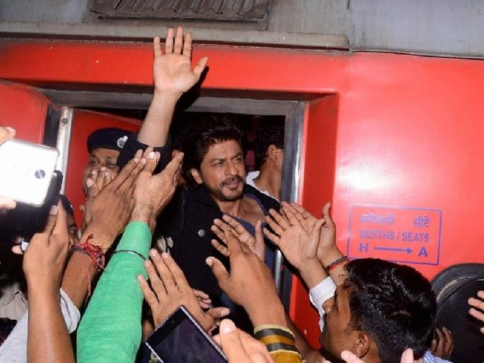 Promotion of 'Rais' on railway; Filed Against Shahrukh Khan | रेल्वेत ‘रईस’चे प्रमोशन भोवले; शाहरूख खानविरूद्ध गुन्हा दाखल Promotion of 'Rais' on railway; Filed Against Shahrukh Khan | रेल्वेत ‘रईस’चे प्रमोशन भोवले; शाहरूख खानविरूद्ध गुन्हा दाखल