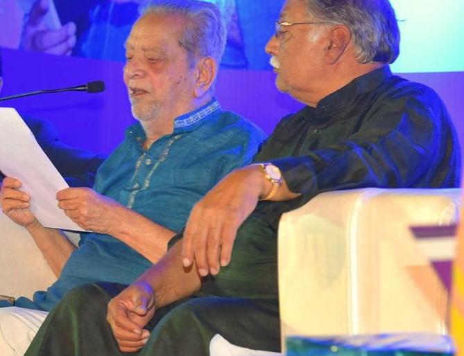Krama poetry read by Shriram Lagoo | श्रीराम लागुंनी वाचली कणा कविता Krama poetry read by Shriram Lagoo | श्रीराम लागुंनी वाचली कणा कविता