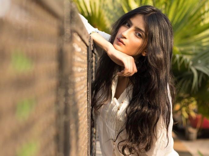 Shweta Tiwari's daughter Palak Tiwari made photoshoot; View Photos | श्वेता तिवारीची मुलगी पलक तिवारीने केले फोटोशूट; पहा फोटो