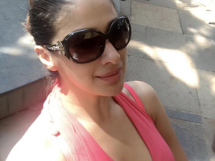 OMG !! Do not appreciate the heroine of 'Julie2', then what do you want? | OMG!! ‘जुली2’ची हिरोईन रायलक्ष्मीला कौतुक नको, मग हवे तरी काय? OMG !! Do not appreciate the heroine of 'Julie2', then what do you want? | OMG!! ‘जुली2’ची हिरोईन रायलक्ष्मीला कौतुक नको, मग हवे तरी काय?