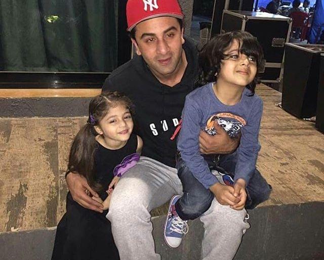 SEE PIC: Do you see children of Rani Kapoor? | SEE PIC : रणबीर कपूरचे रिल लाइफ मुले तुम्ही बघितलीत काय?