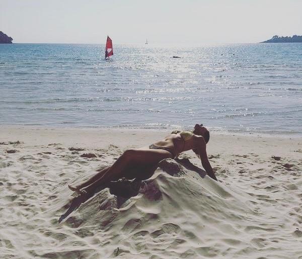 SEE PIC: Nargis Fakhri is enjoying vacationing in Thailand !! | SEE PIC : थायलंडमध्ये व्हेकेशन एन्जॉय करीत आहे नर्गिस फाखरी!!