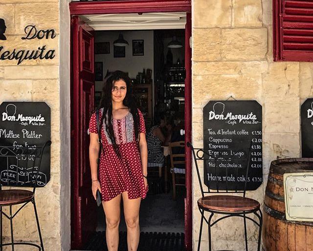 SEE PICS: Fatima Sana Shaikh went away after seeing the beauty of Malta! | SEE PICS : माल्टाचे सौंदर्य बघून हरकून गेली फातिमा सना शेख!