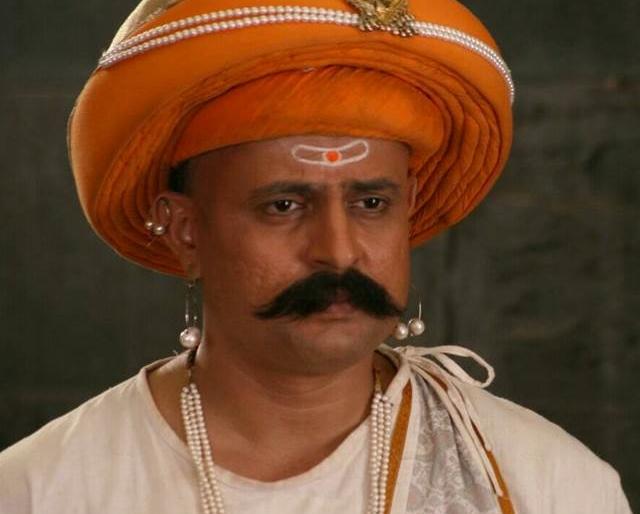Actor to play Moropant's role | मोरोपंतांची भूमिका साकारणार हा अभिनेता Actor to play Moropant's role | मोरोपंतांची भूमिका साकारणार हा अभिनेता