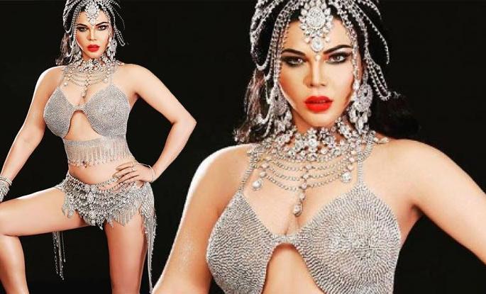 Hotness Reloaded: Rakhi Sawant flashes again; Watch video | Hotness Reloaded : राखी सावंतने लावली पुन्हा आग; पहा व्हिडीओ Hotness Reloaded: Rakhi Sawant flashes again; Watch video | Hotness Reloaded : राखी सावंतने लावली पुन्हा आग; पहा व्हिडीओ