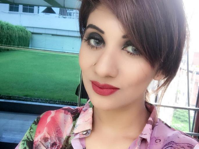 Shocking !! Model TV receiver with live chat with her husband! | Shocking !! ​पतीसोबत लाईव्ह चॅट करता करता मॉडेल रिसीला बिंतेची आत्महत्या!