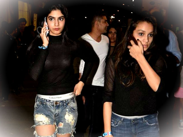 Why did Sridevi's second daughter talk about? | श्रीदेवीची दुसरी मुलगी का आली चर्चेत ? Why did Sridevi's second daughter talk about? | श्रीदेवीची दुसरी मुलगी का आली चर्चेत ?